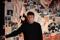 26.11.2025 Szczecin. Carlos Gardel - Dusza Tanga - monodram muzyczno-teatralny Fot. Robert Stachnik