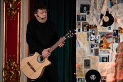 26.11.2025 Szczecin. Carlos Gardel - Dusza Tanga - monodram muzyczno-teatralny Fot. Robert Stachnik