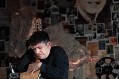 26.11.2025 Szczecin. Carlos Gardel - Dusza Tanga - monodram muzyczno-teatralny Fot. Robert Stachnik