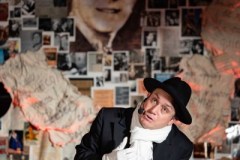 26.11.2025 Szczecin. Carlos Gardel - Dusza Tanga - monodram muzyczno-teatralny Fot. Robert Stachnik