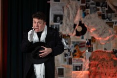 26.11.2025 Szczecin. Carlos Gardel - Dusza Tanga - monodram muzyczno-teatralny Fot. Robert Stachnik