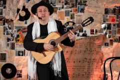 26.11.2025 Szczecin. Carlos Gardel - Dusza Tanga - monodram muzyczno-teatralny Fot. Robert Stachnik