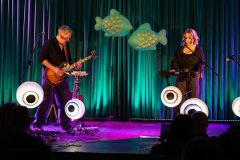 12.03.2026 Szczecin. Dom Kultury 13 Muz. Duet BAiKA (Banach i Kafi) - koncert trasy „Czas końca złudzeń”. Fot. Robert Stachnik.