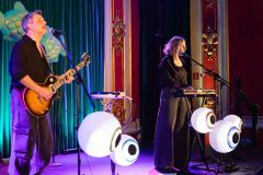 12.03.2026 Szczecin. Dom Kultury 13 Muz. Duet BAiKA (Banach i Kafi) - koncert trasy „Czas końca złudzeń”. Fot. Robert Stachnik.