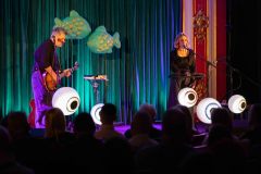 12.03.2026 Szczecin. Dom Kultury 13 Muz. Duet BAiKA (Banach i Kafi) - koncert trasy „Czas końca złudzeń”. Fot. Robert Stachnik.