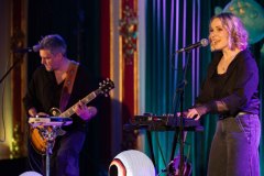 12.03.2026 Szczecin. Dom Kultury 13 Muz. Duet BAiKA (Banach i Kafi) - koncert trasy „Czas końca złudzeń”. Fot. Robert Stachnik.