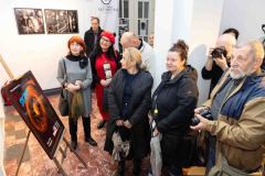 04.12.2025 Szczecin. Dom Kultury 13 Muz. Galeria Enter - Ewa Lidia - Poszukiwania 2.0_Syzyf - fotografia, grafika _ Maria Kulbacka - Fragmenty 2.0_piękno jest w nas... - grafika, rysunek. Fot. Robert Stachnik.