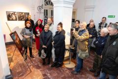 04.12.2025 Szczecin. Dom Kultury 13 Muz. Galeria Enter - Ewa Lidia - Poszukiwania 2.0_Syzyf - fotografia, grafika _ Maria Kulbacka - Fragmenty 2.0_piękno jest w nas... - grafika, rysunek. Fot. Robert Stachnik.