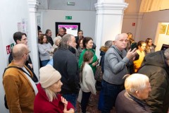 04.12.2025 Szczecin. Dom Kultury 13 Muz. Galeria Enter - Ewa Lidia - Poszukiwania 2.0_Syzyf - fotografia, grafika _ Maria Kulbacka - Fragmenty 2.0_piękno jest w nas... - grafika, rysunek. Fot. Robert Stachnik.