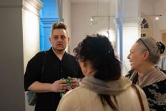 24.04.2025 Szczecin. Dom Kultury 13 Muz. Galeria Enter - Kamil Winnicki - Reliefy - projekt multidyscyplinarny. Fot. Robert Stachnik.