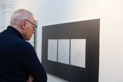 06.11.2025 Szczecin. Dom Kultury 13 Muz. Galeria Enter - Maciej Mielnicki - rysunek. Fot. Robert Stachnik.