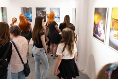 24.06.2026 Szczecin. Dom Kultury 13 Muz. Galeria Enter - Ostatnie światło na stole - wystawa uczniów Technikum Fotograficznego Cosinus Young 15+ w Szczecinie. Fot. Robert Stachnik.