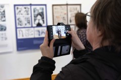 21.05.2025 Szczecin. Dom Kultury 13 Muz. Galeria Foyer - Formy Narracji - wystawa studentów i absolwentów Akademii Sztuki w Szczecinie. Fot. Robert Stachnik.