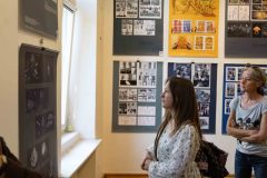 21.05.2025 Szczecin. Dom Kultury 13 Muz. Galeria Foyer - Formy Narracji - wystawa studentów i absolwentów Akademii Sztuki w Szczecinie. Fot. Robert Stachnik.