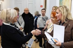 10.12.2025 Szczecin. Dom Kultury 13 Muz. Galeria Foyer - NIE - ŹLE. Pomiędzy dwoma światami: sacrum i profanum w malarstwie. Fot. Robert Stachnik.