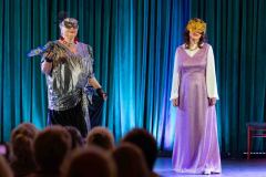 27.02.2025 Szczecin. Dom Kultury 13 Muz. Idziemy na całość w rytmie samby - kabaret Kolorowe ptaki z SAS. Fot. Robert Stachnik.