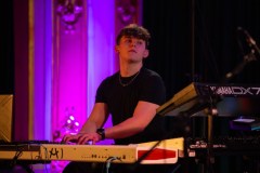 04.05.2026 Szczecin. Dom Kultury 13 Muz. Inspektor Jass na tropie, czyli jazz z historią w tle: Jazz Cats. Fot. Robert Stachnik.