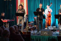 13.04.2026 Szczecin. Dom Kultury 13 Muz. Inspektor Jass na tropie, czyli jazz z historią w tle: Jazz Waves. Fot. Robert Stachnik.