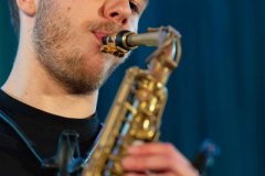 13.04.2026 Szczecin. Dom Kultury 13 Muz. Inspektor Jass na tropie, czyli jazz z historią w tle: Jazz Waves. Fot. Robert Stachnik.
