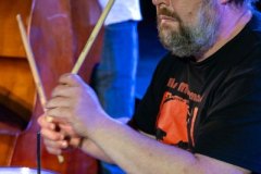 05.05.2025 Szczecin. Dom Kultury 13 Muz. Inspektor Jass na tropie, czyli jazz z historią w tle: Kresten Osgood Quintet. Fot. Robert Stachnik.