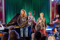 05.05.2025 Szczecin. Dom Kultury 13 Muz. Inspektor Jass na tropie, czyli jazz z historią w tle: Kresten Osgood Quintet. Fot. Robert Stachnik.