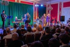02.03.2026 Szczecin. Dom Kultury 13 Muz. Inspektor Jass na tropie, czyli jazz z historią w tle: Sing It! Fot. Robert Stachnik.
