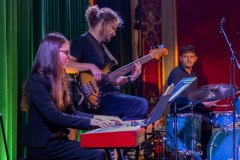 02.03.2026 Szczecin. Dom Kultury 13 Muz. Inspektor Jass na tropie, czyli jazz z historią w tle: Sing It! Fot. Robert Stachnik.