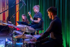02.03.2026 Szczecin. Dom Kultury 13 Muz. Inspektor Jass na tropie, czyli jazz z historią w tle: Sing It! Fot. Robert Stachnik.