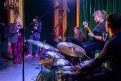 02.03.2026 Szczecin. Dom Kultury 13 Muz. Inspektor Jass na tropie, czyli jazz z historią w tle: Sing It! Fot. Robert Stachnik.