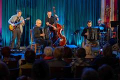 02.06.2025 Szczecin. Dom Kultury 13 Muz. Inspektor Jass na tropie, czyli jazz z historią w tle: Summer Jazz Party. Fot. Robert Stachnik.