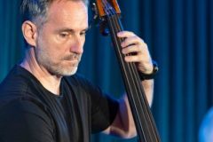 02.06.2025 Szczecin. Dom Kultury 13 Muz. Inspektor Jass na tropie, czyli jazz z historią w tle: Summer Jazz Party. Fot. Robert Stachnik.
