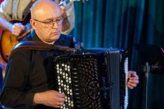 02.06.2025 Szczecin. Dom Kultury 13 Muz. Inspektor Jass na tropie, czyli jazz z historią w tle: Summer Jazz Party. Fot. Robert Stachnik.