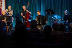 02.06.2025 Szczecin. Dom Kultury 13 Muz. Inspektor Jass na tropie, czyli jazz z historią w tle: Summer Jazz Party. Fot. Robert Stachnik.