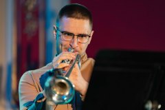 02.06.2025 Szczecin. Dom Kultury 13 Muz. Inspektor Jass na tropie, czyli jazz z historią w tle: Summer Jazz Party. Fot. Robert Stachnik.