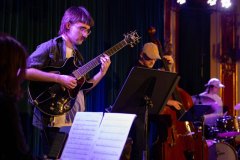 02.06.2025 Szczecin. Dom Kultury 13 Muz. Inspektor Jass na tropie, czyli jazz z historią w tle: Summer Jazz Party. Fot. Robert Stachnik.