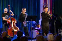 02.06.2025 Szczecin. Dom Kultury 13 Muz. Inspektor Jass na tropie, czyli jazz z historią w tle: Summer Jazz Party. Fot. Robert Stachnik.