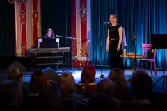14.03.2026 Szczecin. Dom Kultury 13 Muz. Marta robi sceny koncertowo, czyli Recital Piosenki Popularnej na wiosnę. Fot. Robert Stachnik.
