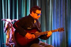 18.05.2026 Szczecin. Dom Kultury 13 Muz. Poniedziałek Jazz Fana - Wiosenny koncert na 3 gitary: Rudnicki, Rapa i Rapa. Fot. Robert Stachnik.