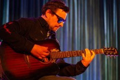 18.05.2026 Szczecin. Dom Kultury 13 Muz. Poniedziałek Jazz Fana - Wiosenny koncert na 3 gitary: Rudnicki, Rapa i Rapa. Fot. Robert Stachnik.