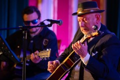 18.05.2026 Szczecin. Dom Kultury 13 Muz. Poniedziałek Jazz Fana - Wiosenny koncert na 3 gitary: Rudnicki, Rapa i Rapa. Fot. Robert Stachnik.