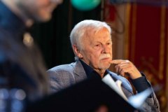 18.09.2025 Szczecin. Dom Kultury 13 Muz. Szczecińskie spotkania literackie 13 Muz - Z górnej półki - Zbigniew Kosiorowski - Nawrót. Fot. Robert Stachnik.