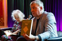 16.10.2025 Szczecin. Dom Kultury 13 Muz. Szczecińskie spotkania literackie. Spotkanie z Anną Frajlich i Sławomirem Żurkiem. Fot. Robert Stachnik