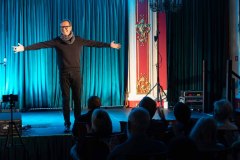 23.02.2026 Szczecin. Dom Kultury 13 Muz. Szczecińskie Wierszogranie - Piotr Woźniak śpiewa Tadeusza. Fot. Robert Stachnik.