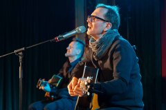 23.02.2026 Szczecin. Dom Kultury 13 Muz. Szczecińskie Wierszogranie - Piotr Woźniak śpiewa Tadeusza. Fot. Robert Stachnik.