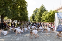 01.06.2017 Szczecin 13 Muz. spektakl dla dzieci Teatru Tańca Kiosk Ruchu Krzysztofa Lubki prezentowany na Alei Kwiatowej. fot.Robert Stachnik